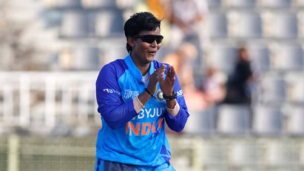 அதிரடி ஆட்டம்