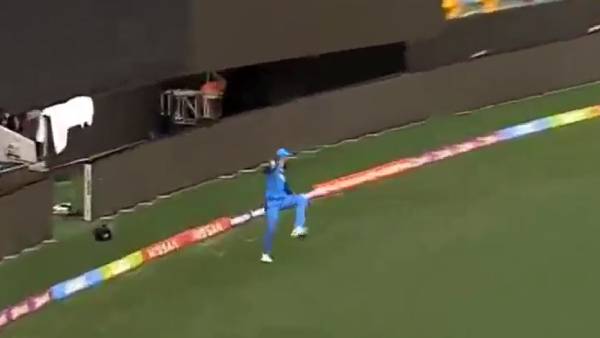 சூப்பர் மேன் கேட்ச்கள் 