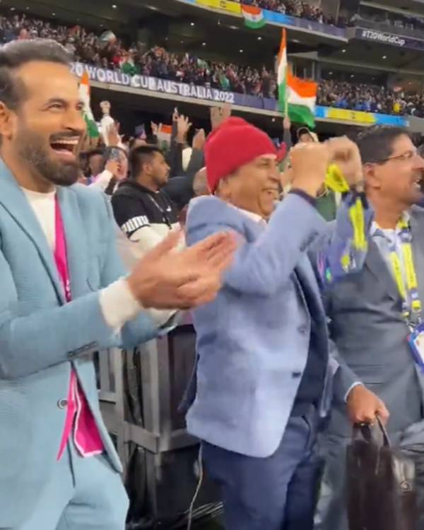 கொண்டாடிய கவாஸ்கர் கொண்டாடிய கவாஸ்கர்