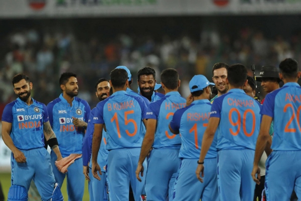 இந்தியா சந்திக்கும் அணி