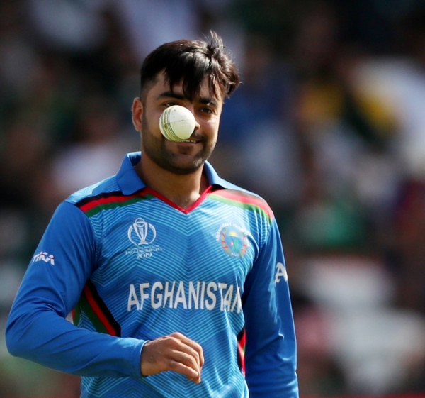 போராடிய ரஷித் கான்