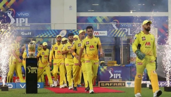 தக்கவைக்கப்படும் வீரர்கள் 