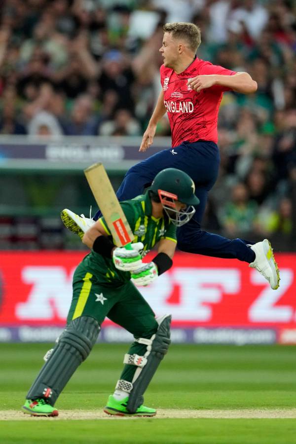 13 விக்கெட்