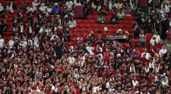 கத்தாரில் குவிந்த ரசிகர்கள்