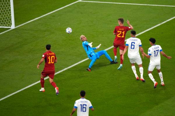  முதல் பாதியில் முன்னிலை 