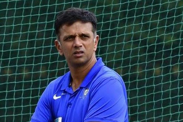 மெகா பொய் 