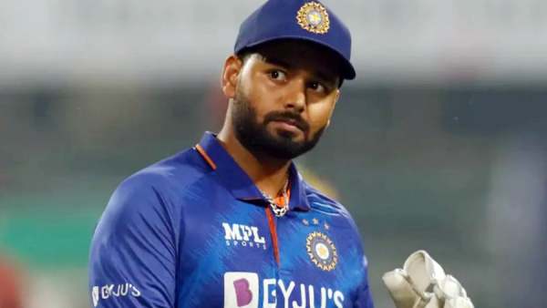 இன்னும் மூன்றே ஆட்டம் இன்னும் மூன்றே ஆட்டம்