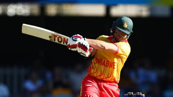 திணறிய ஜிம்பாப்வே அணி 