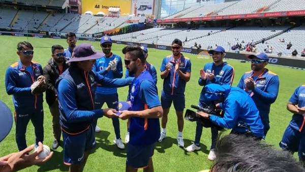 அணி விவரம் 