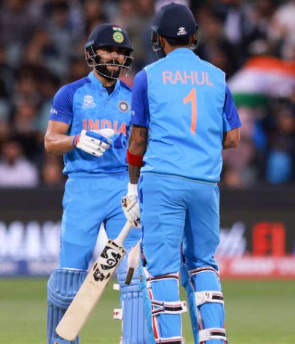 அடுத்தடுத்து விக்கெட்