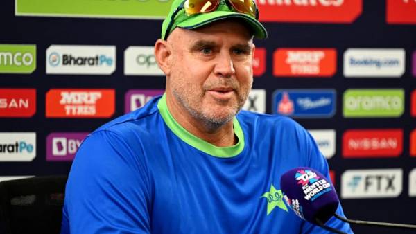 பயம் காத்திருக்கிறது 