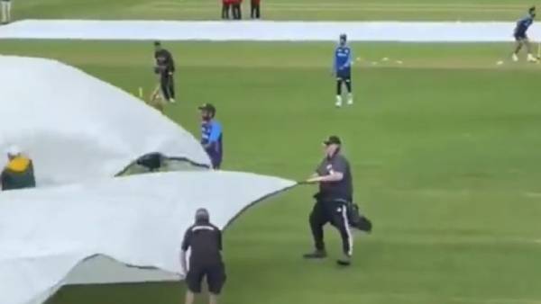 உதவிய சாம்சன் 