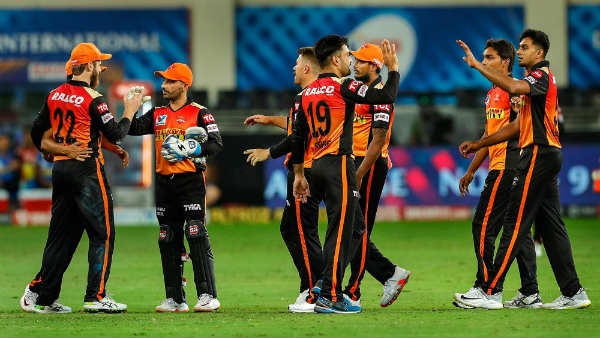 தக்க வைக்கப்பட்ட வீரர்கள்