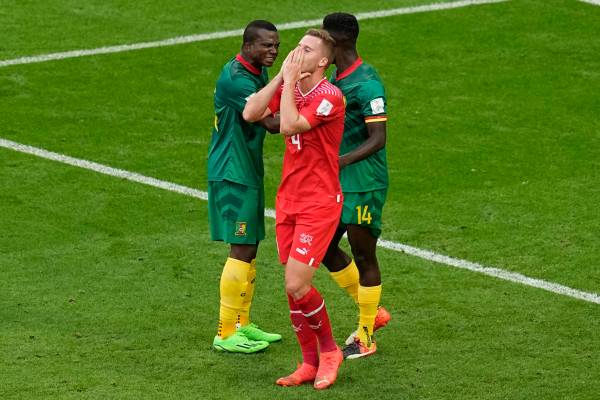 அடுத்தடுத்து கோல் 