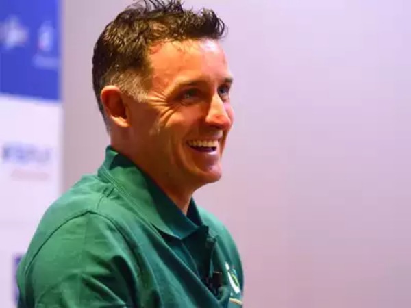 மைக் ஹசி பாராட்டு 