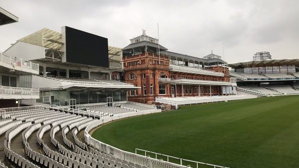  பாரம்பரிய மைதானம்