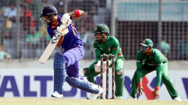 ஆடுகளம் 