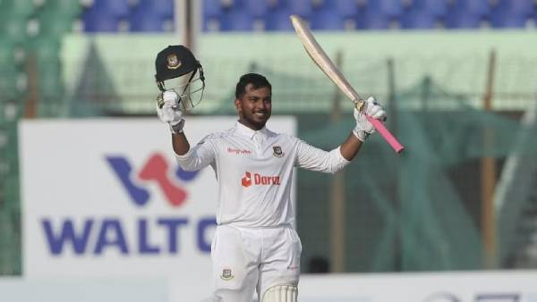 ஜாகிர் சதம் 