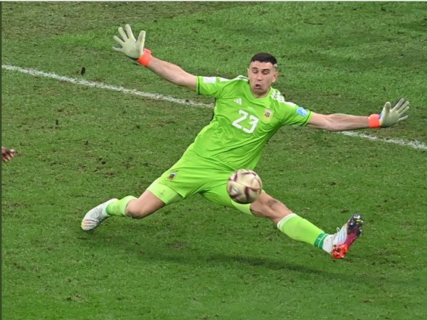 கால்பந்து ஆட்டம் 