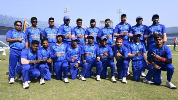  அதிரடி ஆட்டம்