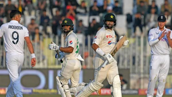  முதல் இன்னிங்ஸ் 