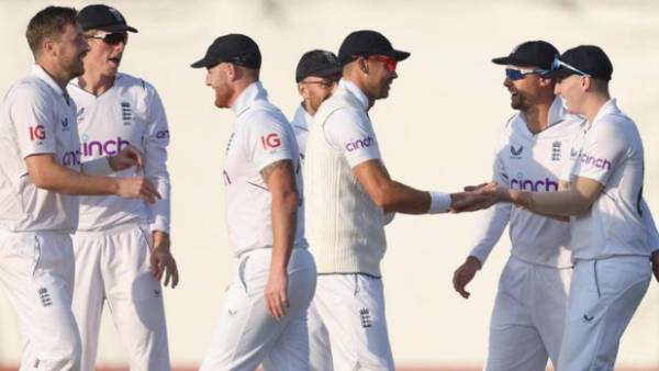 இங்கிலாந்தின் ஆயுதம் 