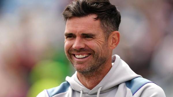 அசாத்தியங்களை செய்யும் ஆண்டர்சன் 