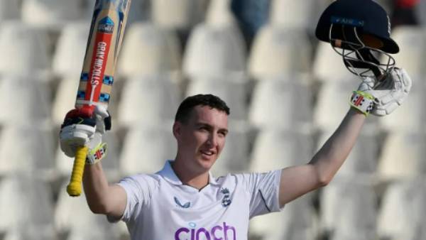 ஹாரி ப்ரூக்ஸ் சதம் 