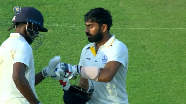 ஹைதராபாத் 258 ரன்களுக்கு ஆல் அவுட் 