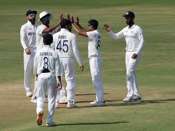 பிளேயிங் லெவன் 