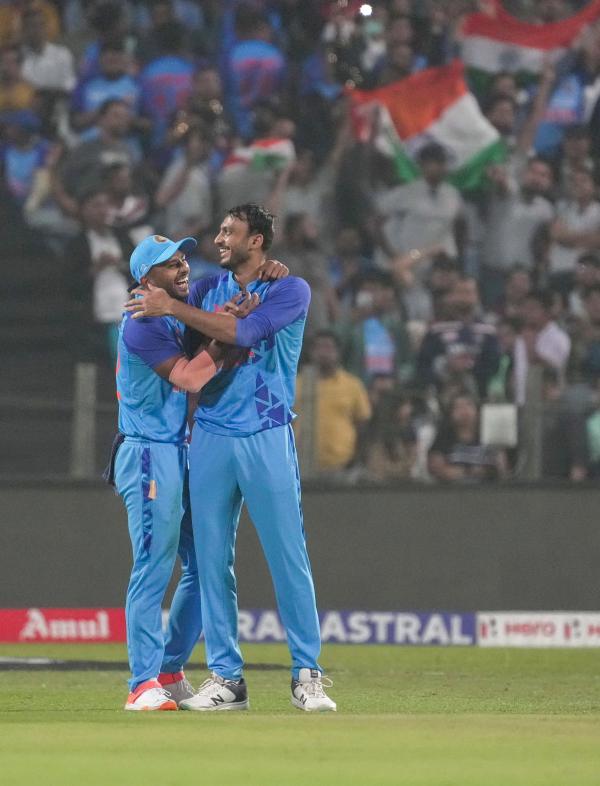 7 நோ பால் 