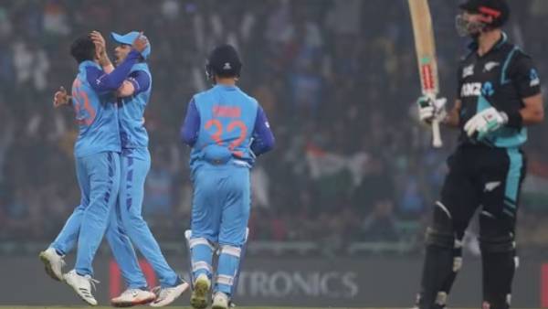 பணி நீக்கம்