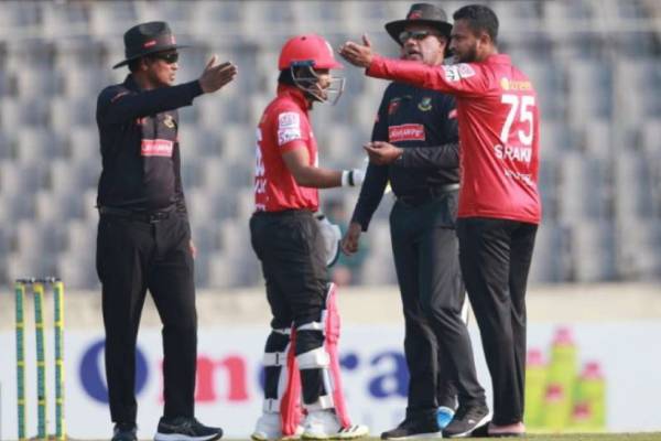 மீண்டும் சண்டை 