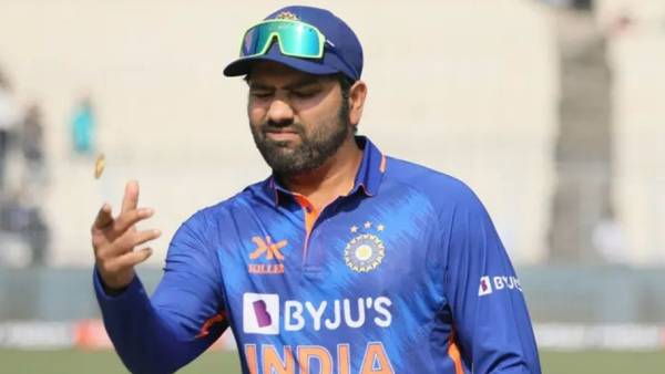 இடதுகை வீரர் தேவை 