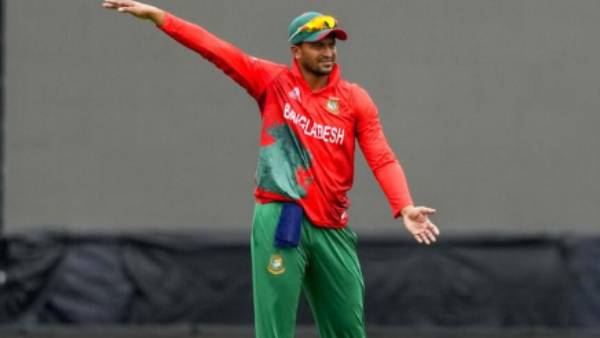 யாருமே பார்ப்பதில்லை 