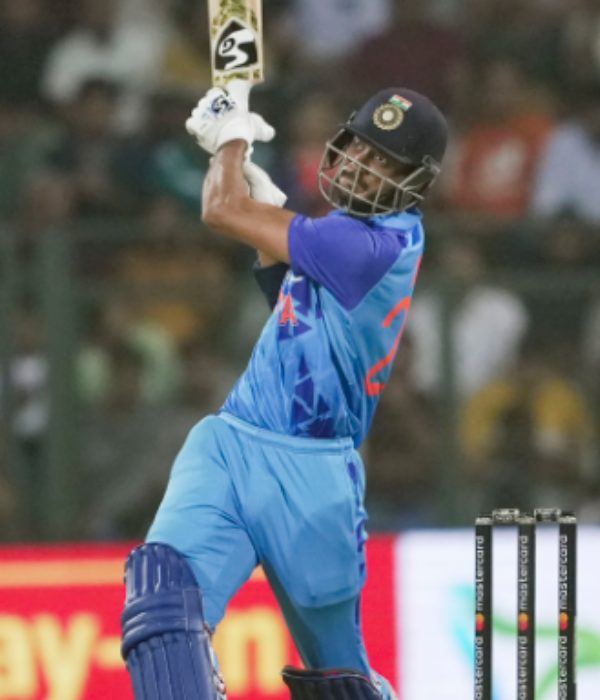 முதலிடத்தில் யார்? 