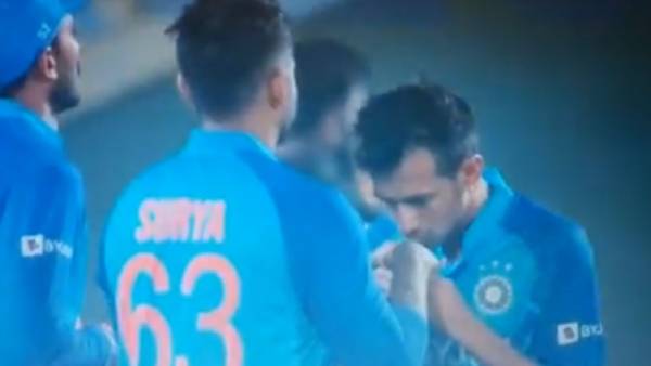  முத்தமிட்ட சாஹல்