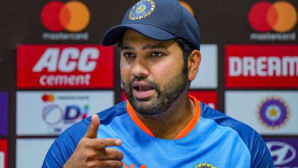 Virat kohli and Rohit sharma message to shubman gill after scoring double century