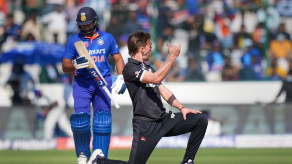 அடுத்தடுத்து ஆட்டமிழப்பு 