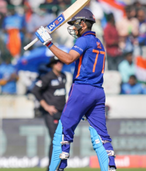 சுப்மான் கில் சதம் 