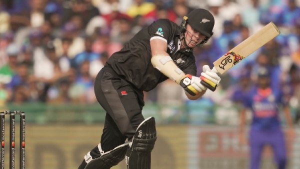  சரிந்த மிடில் ஆர்டர் 