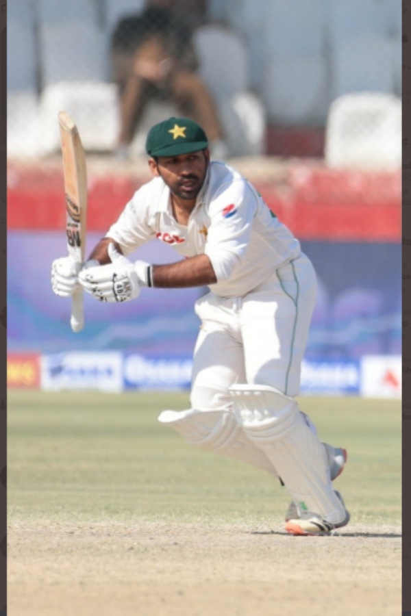 பரபரப்பான ஆட்டம் 