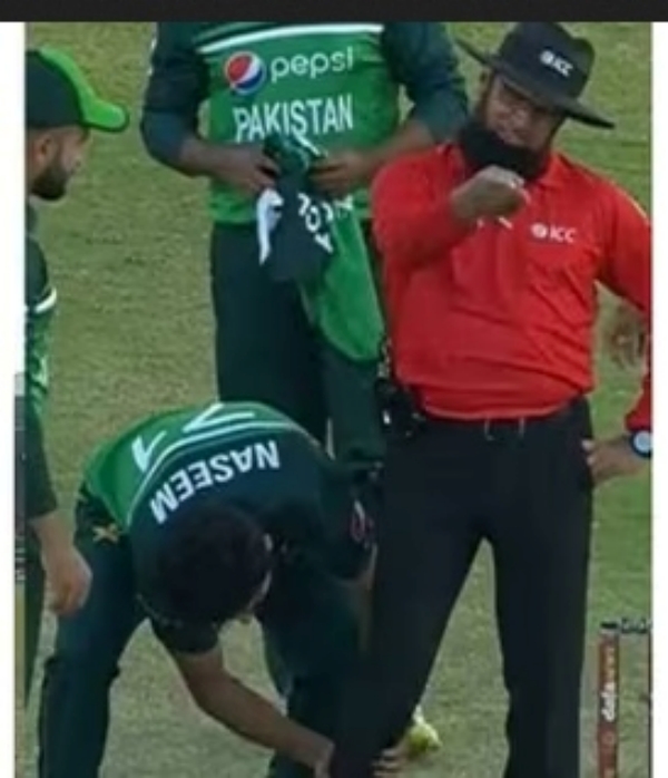 உதவி செய்த வீரர் உதவி செய்த வீரர்