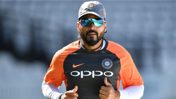 கிழவனாக பார்க்கின்றனர் 