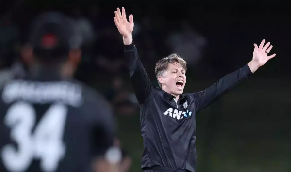 அபார கேட்ச்