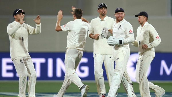 ஷாக் தந்த இங்கிலாந்து 