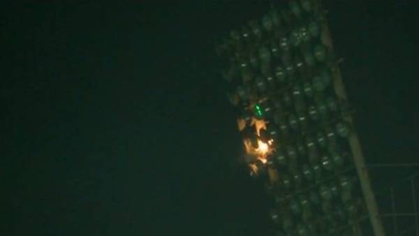 டாஸில் தாமதம்