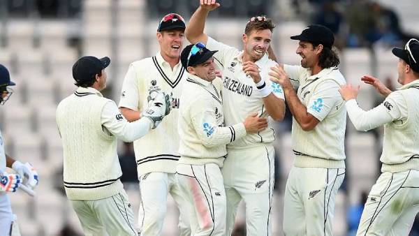 அடிவாங்கும் நியூசிலாந்து 