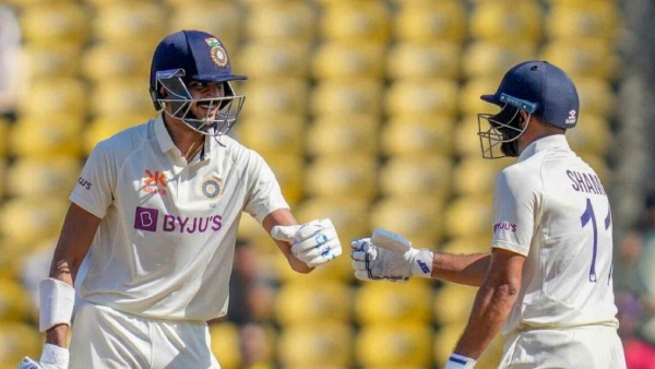 அக்‌ஷரின் உதவி 