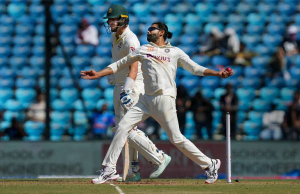 முதல் டெஸ்ட் போட்டி 